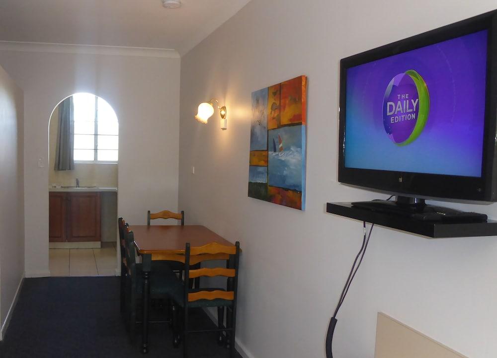 Tower Court Motel - Adults Only Haven Hervey Bay Esterno foto