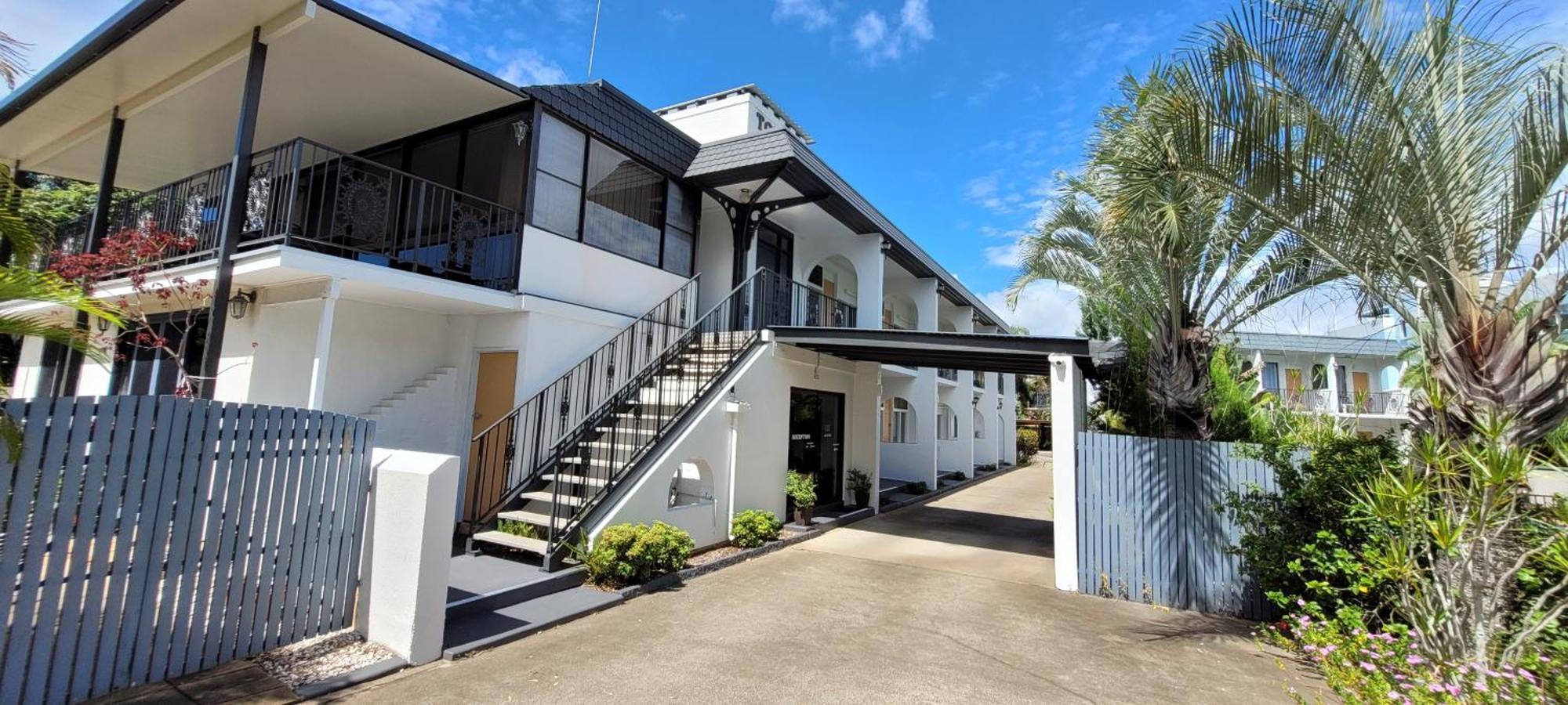 Tower Court Motel - Adults Only Haven Hervey Bay Esterno foto