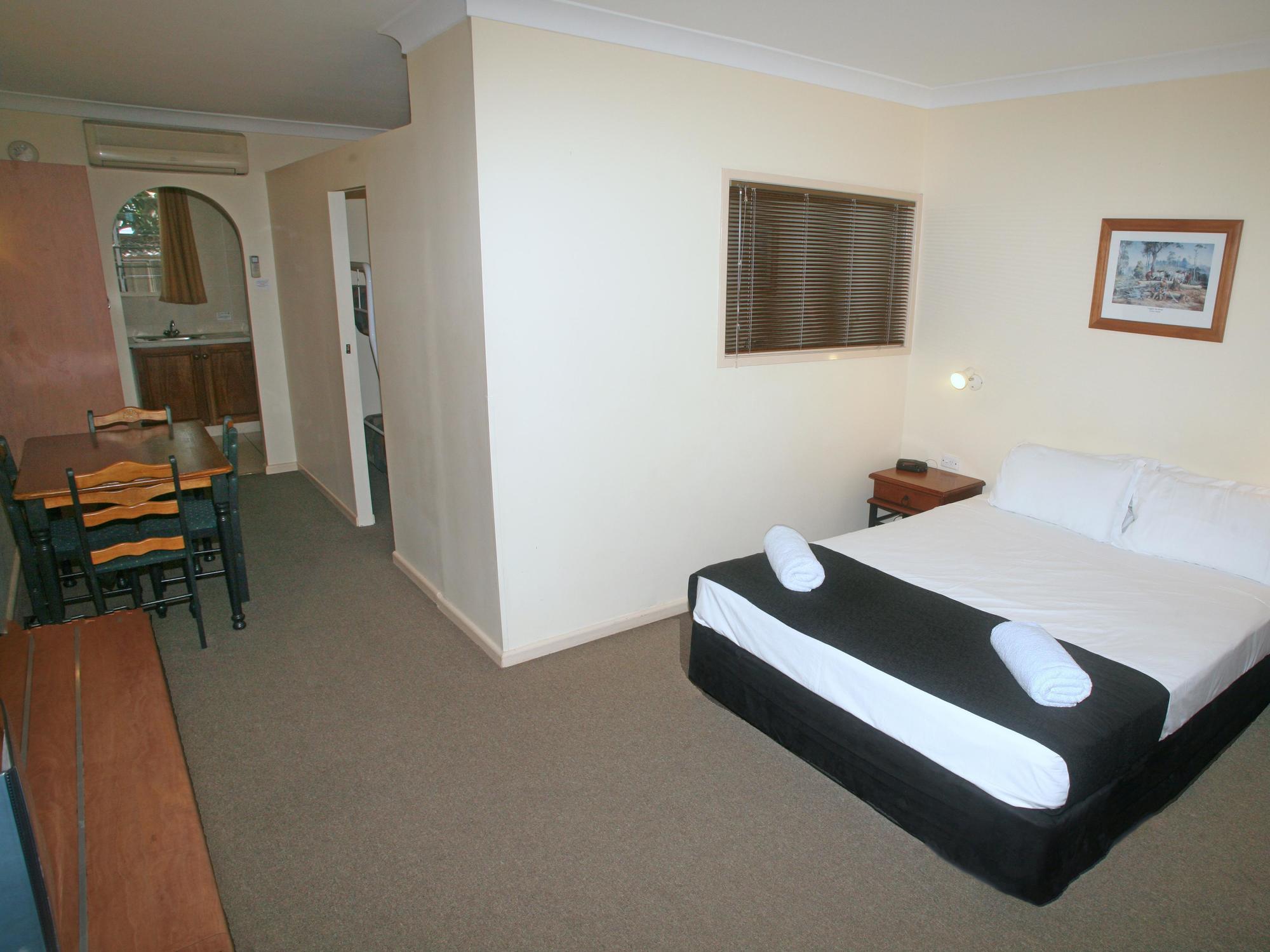 Tower Court Motel - Adults Only Haven Hervey Bay Esterno foto