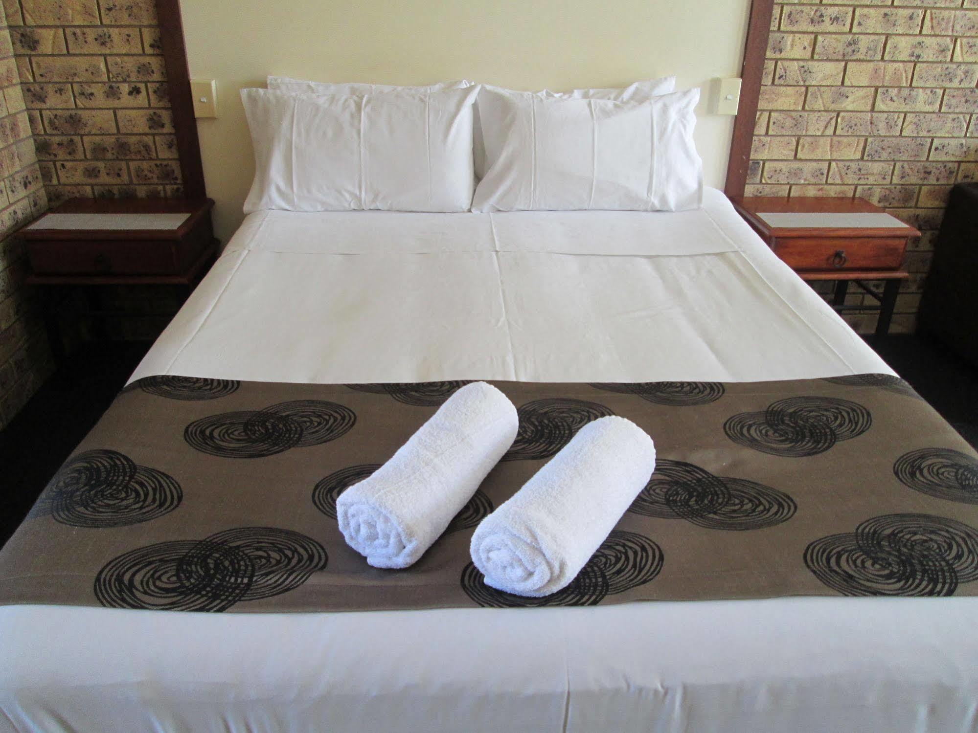 Tower Court Motel - Adults Only Haven Hervey Bay Esterno foto