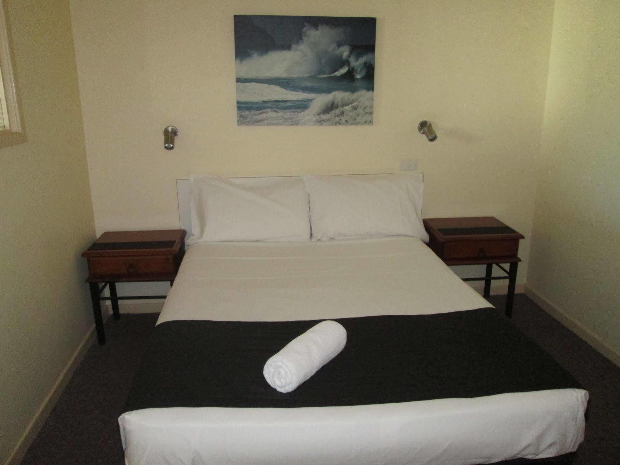 Tower Court Motel - Adults Only Haven Hervey Bay Esterno foto