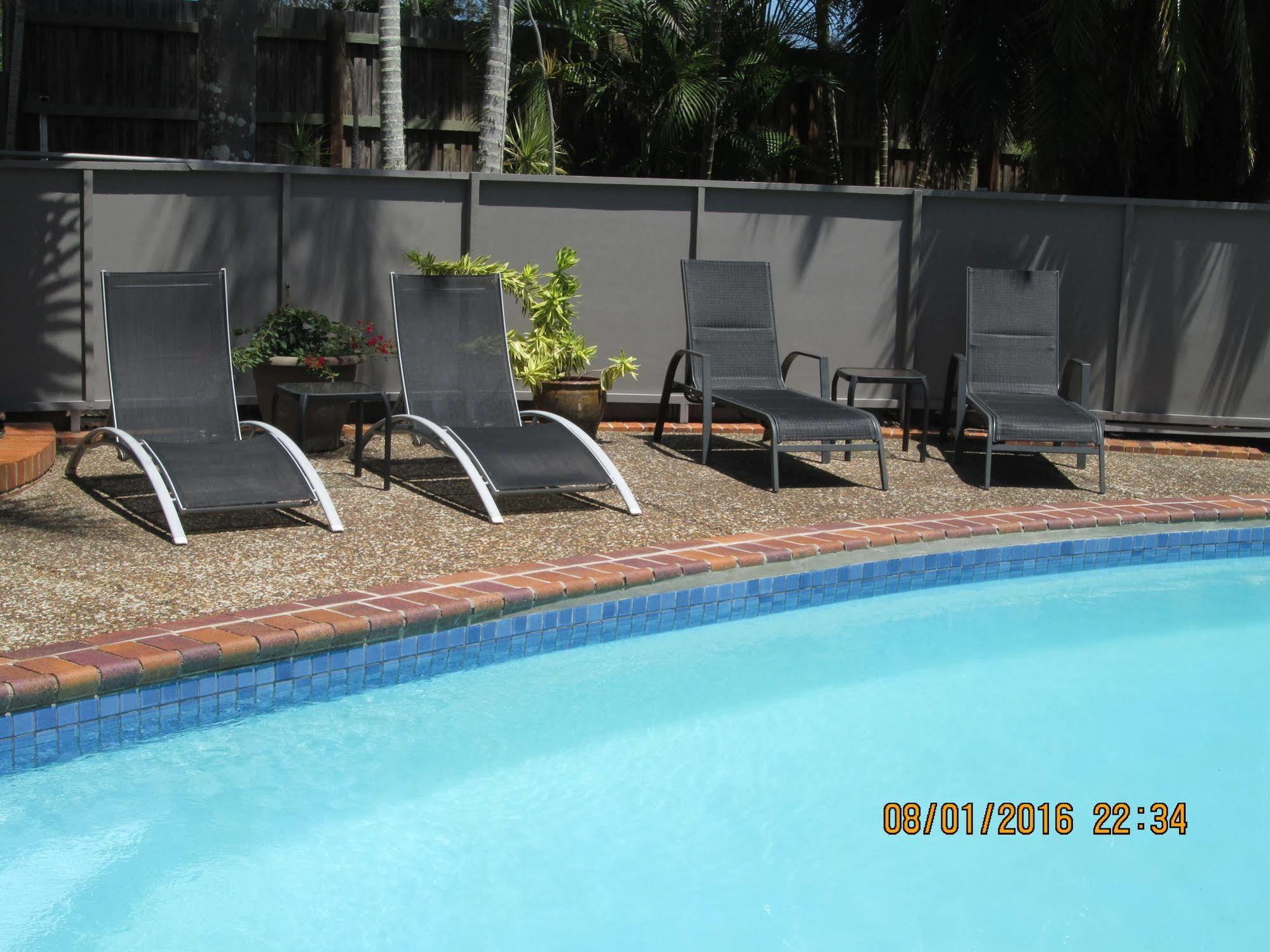 Tower Court Motel - Adults Only Haven Hervey Bay Esterno foto