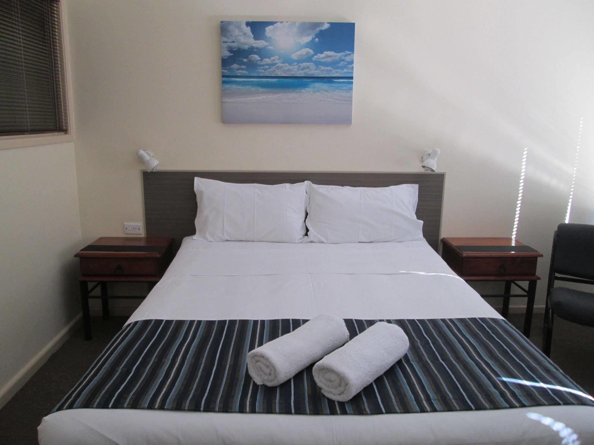Tower Court Motel - Adults Only Haven Hervey Bay Esterno foto