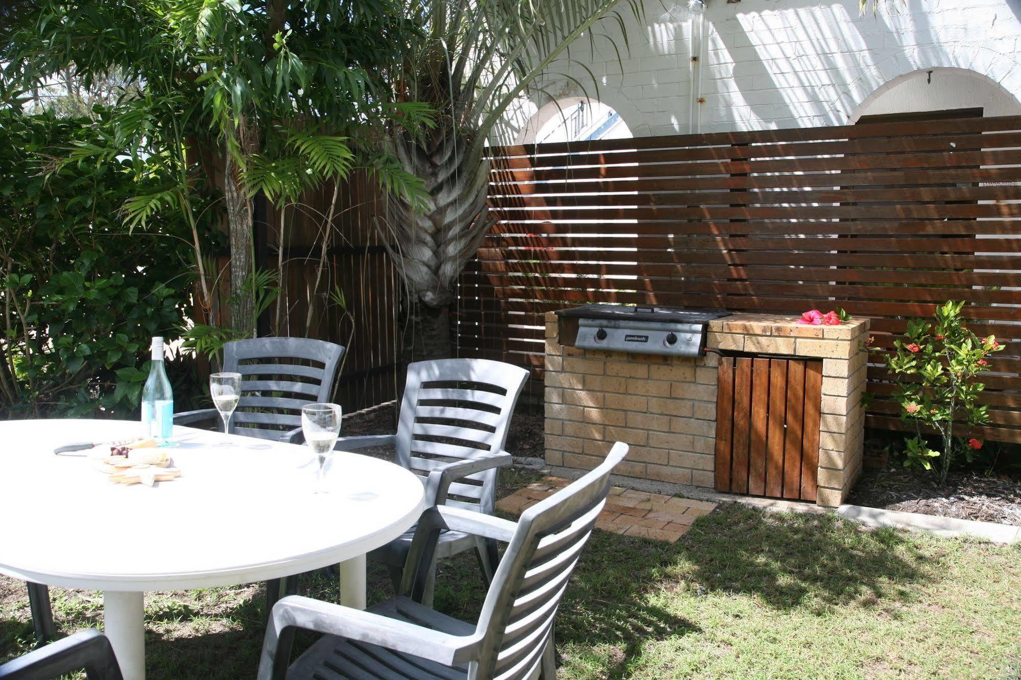 Tower Court Motel - Adults Only Haven Hervey Bay Esterno foto