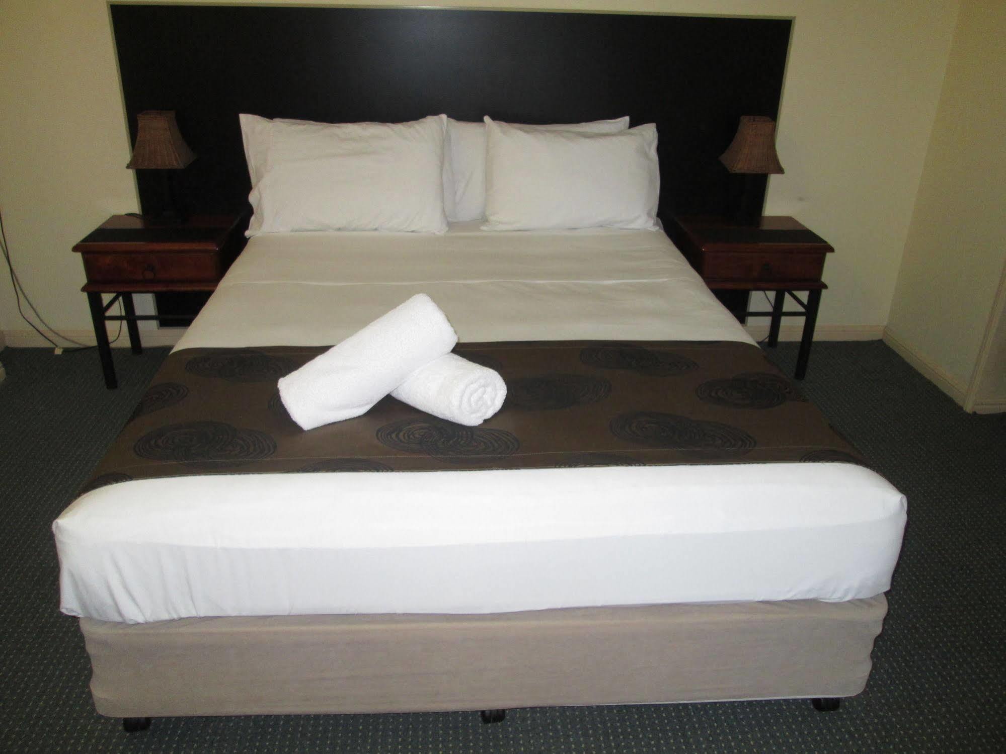 Tower Court Motel - Adults Only Haven Hervey Bay Esterno foto