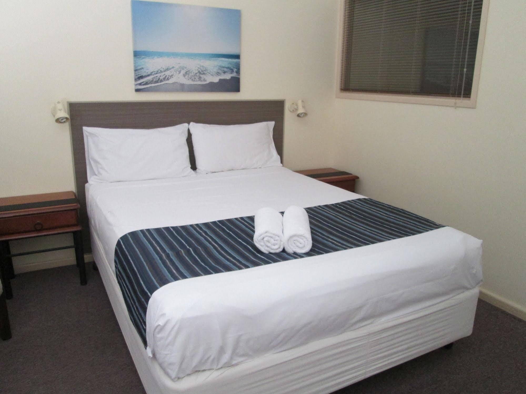 Tower Court Motel - Adults Only Haven Hervey Bay Esterno foto