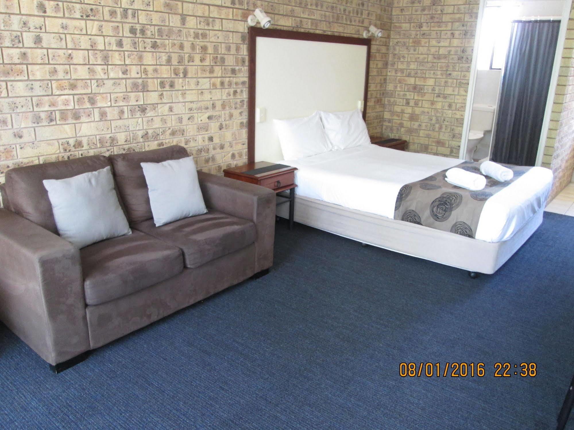 Tower Court Motel - Adults Only Haven Hervey Bay Esterno foto